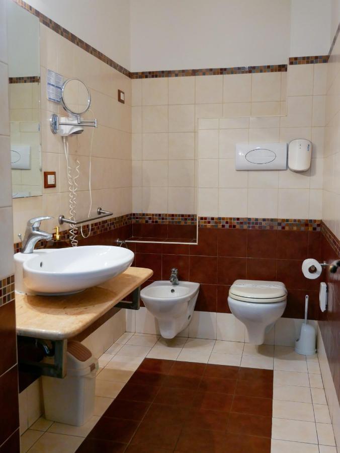 My Friend Antonia Bed & Breakfast Barcellona-Pozzo di Gotto Eksteriør bilde